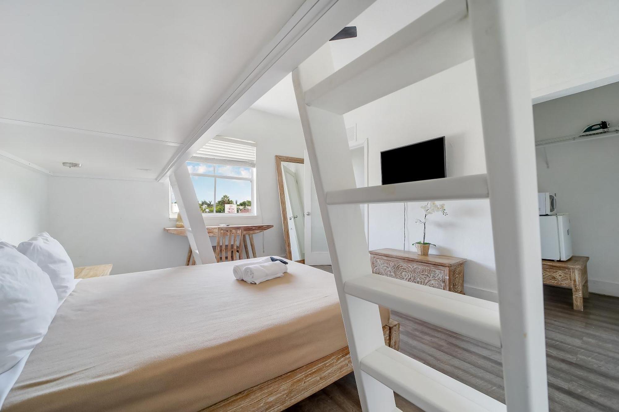 Treehouse Hotel Miami Exterior photo